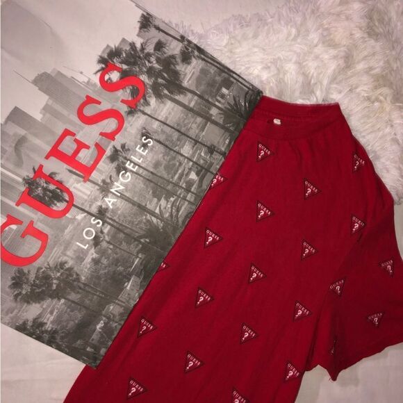 Vintage Guess print red Vneck unisex tshirt Sz Med - Picture 5 of 5